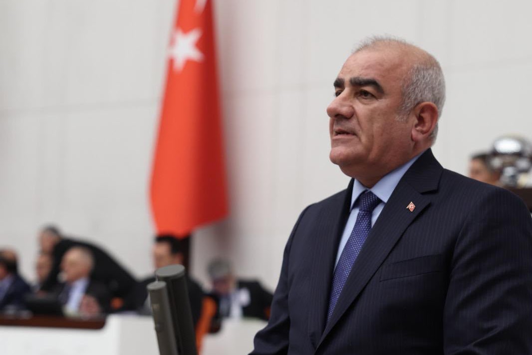 ÖZHAN: “MİLLETİMİZİN EMANETİNİ TAŞIDIĞIMIZ GAZİ MECLİSİMİZDE YENİ BİR YASAMA YILINA BAŞLIYORUZ”