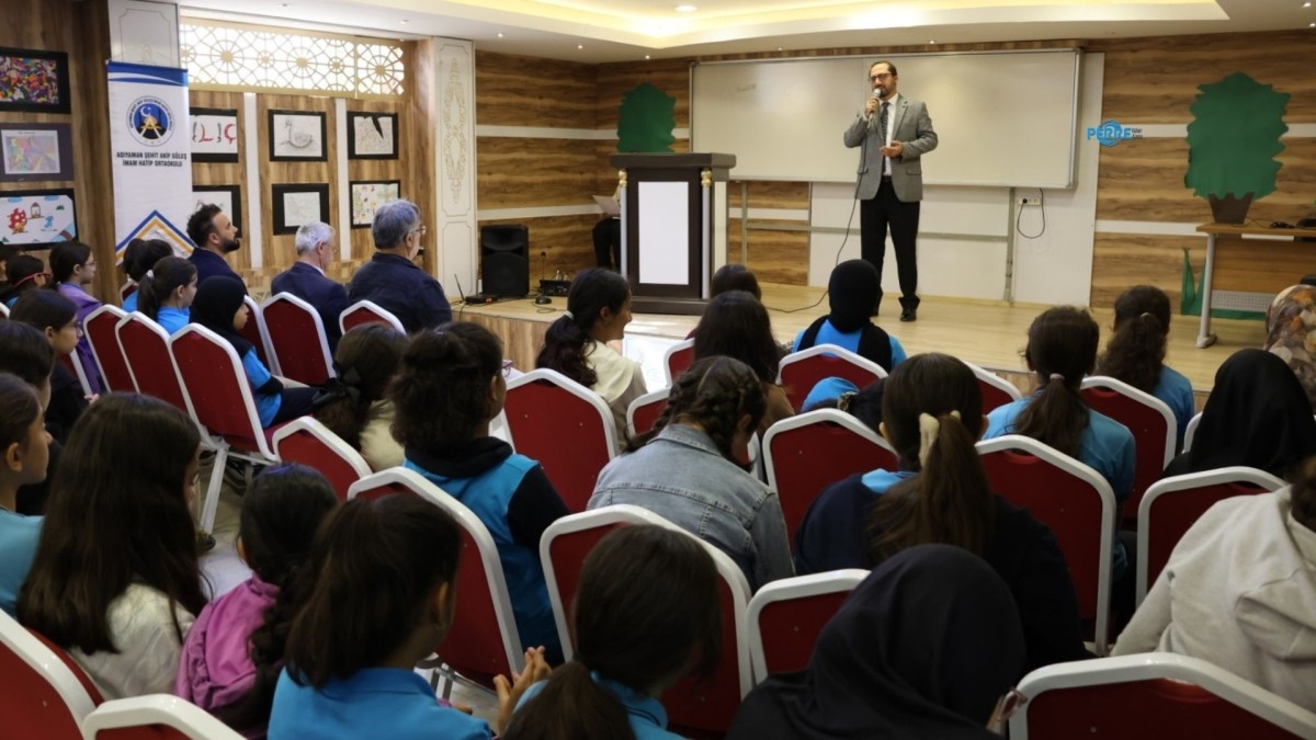 Adıyaman’da ‘Bir ayrıcalıktır imam hatipli olmak’ konferansı düzenlendi